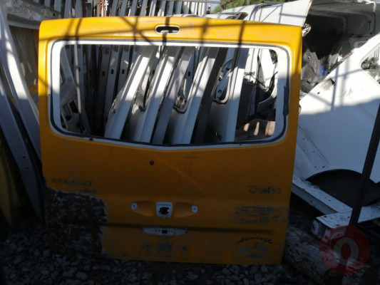 RENAULT TRAFİC 3 BAGAJ KAPAĞI