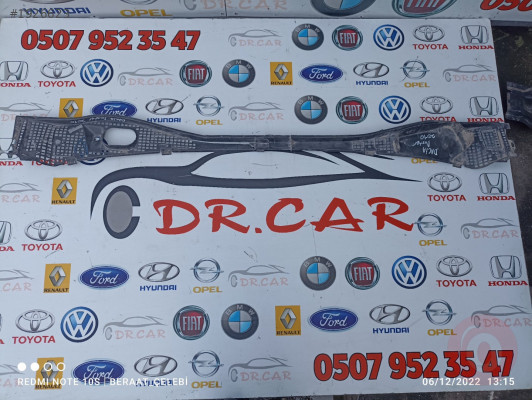 DACİA DUSTER 2010  ÖN CAM IZGARASI ÇIKMA PARÇA
