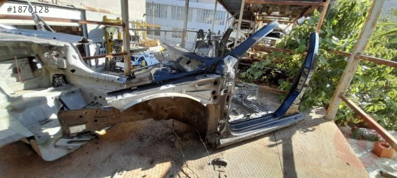 SKODA OCTAVİA 2013 2019 SOL ÖN ÇEYREK VE MARŞPİYEL 5E5809601