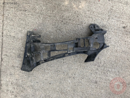 MERCEDES W205 ÖN TAMPON SOL İÇ BRAKET A2058853165