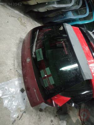 Opel Corsa c arka bagaj kapagi