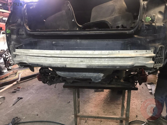 AUDİ A4 ARKA TAMPON DEMİRİ