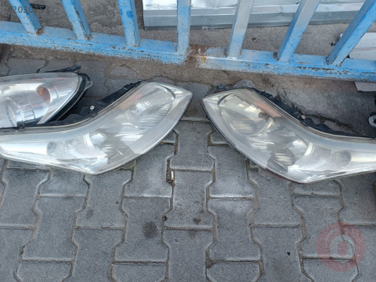 Citroen C4 takım sağ sol ön far çıkma