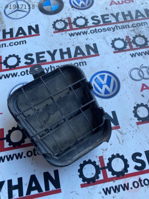 4G9819181B audi A3 sportback 2015 bagaj havalandırma kapağı