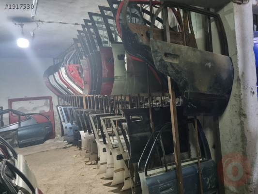 TOYOTA CAMRY ÇIKMA  TEMİZ SAĞ ÖN KAPI