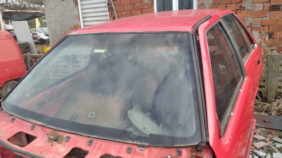 hyundai excel çıkma ön cam