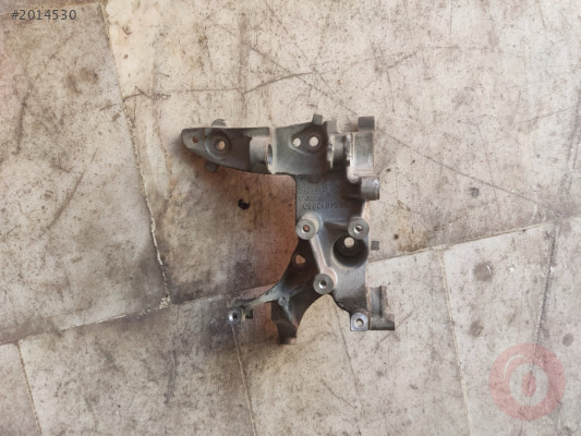 Peugeot 301 motor kulağı çıkma