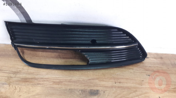 AUDİ A3 SİS KAPAĞI 8V3807681 ORJİNAL ÇIKMA PARÇA
