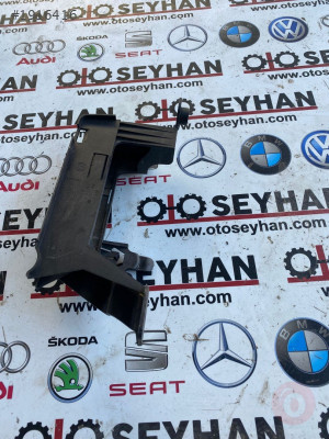 1K0937545K vw jetta golf sol ön koltuk alt fiş yuvası