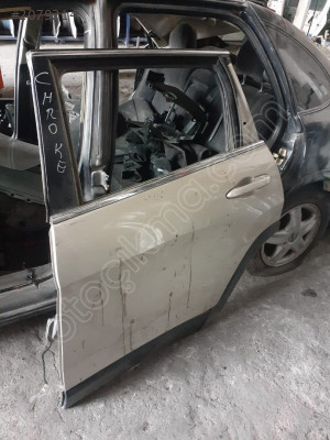 JEEP CHEROKEE SOL ARKA KAPI MG OTO