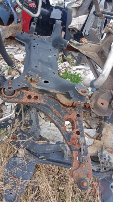 toyota carina çıkma motor traversi beşik