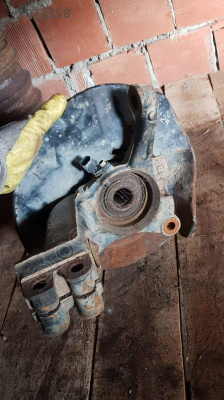 Volkswagen transporter T5 2,5 130'luk sağ ön taşıyıcı 