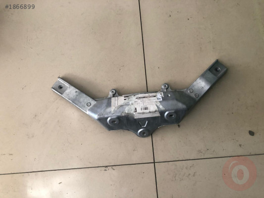 MERCEDES ML W166 ÖN ORTA ÜST RADYATÖR DESTEĞİ