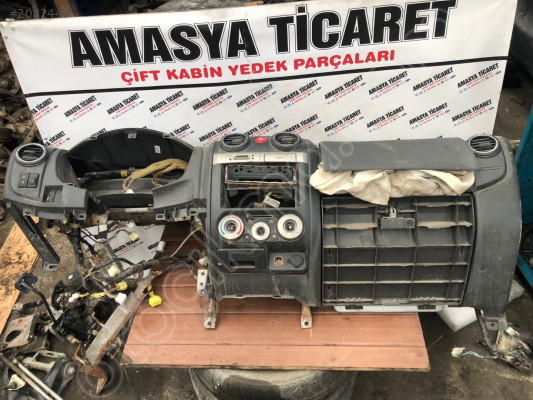 Isuzu dmax torpido gözü