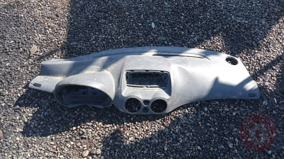Citroen C3 torpido üst gövde çıkma