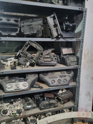 1997-2000 TOYOTA YARİS ÇIKMA TEMİZ HAVALANDIRMA IZGARASI