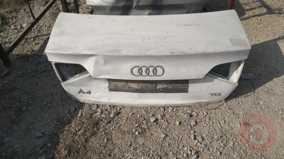 Audi a4 çıkma bagaj kapağı az hasarlı