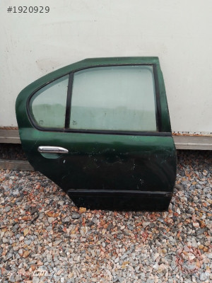 nissan primera arka kapı