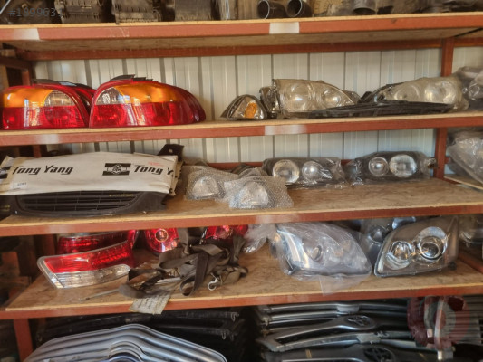 2001-2003 TOYOTA AVENSİS ÇIKMA TEMİZ SAĞ FAR ÇAVUŞOĞLU