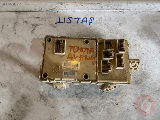 TOYOTA AVENSİS SİGORTA KUTUSU