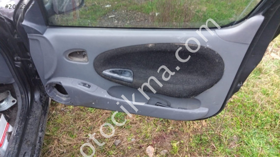 renault megane 1 çıkma sağ ön kapı döşemesi