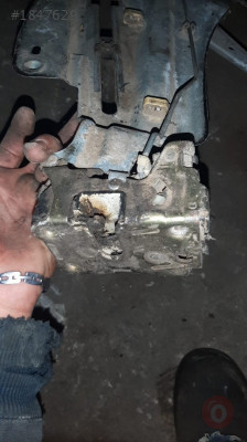 dacia logan çıkma sağ ön kapı kilidi