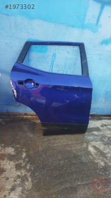 nissan qashqai sağ arka kapı