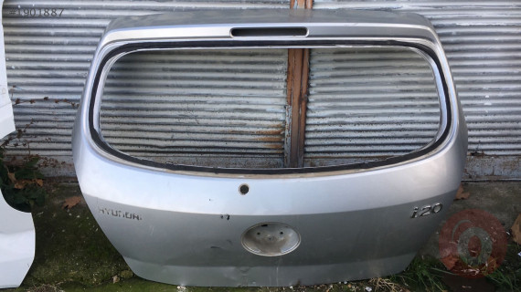 HYUNDAİ İ20 ÇIKMA ORJİNAL ARKA BAGAJ KAPAĞI