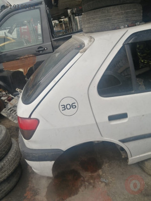 PEUGEOT 306 ÇİKMA SAĞ ARKA ÇAMURLUK