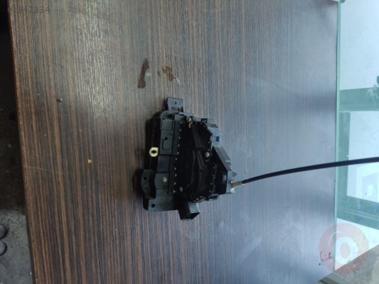 Ford focus 1 sağ arka kapı kilidi orijinal çıkma