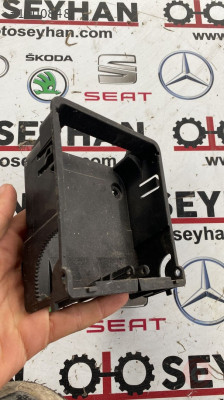 1K0862532D jetta golf 5 orta konsol arka bardak tutucu yuvas