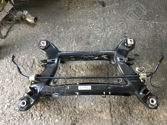Mercedes w204 arka travers arka dingil komple
