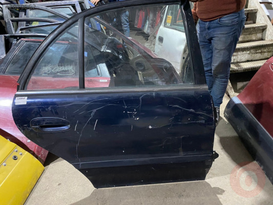 HYUNDAİ SONATA SAĞ ARKA KAPI CAMI ORJİNAL 1994 MODEL