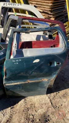 toyota carina 1998 sol arka kapı boş
