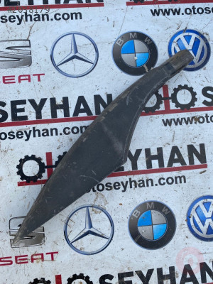 volkswagen caddy 2008 tavan çıtası ucu