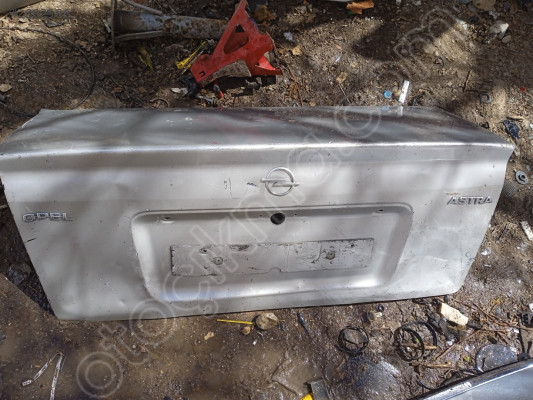 Opel Astra bagaj kapagi