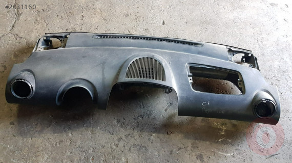 Citroen C1 torpido üstü çıkma