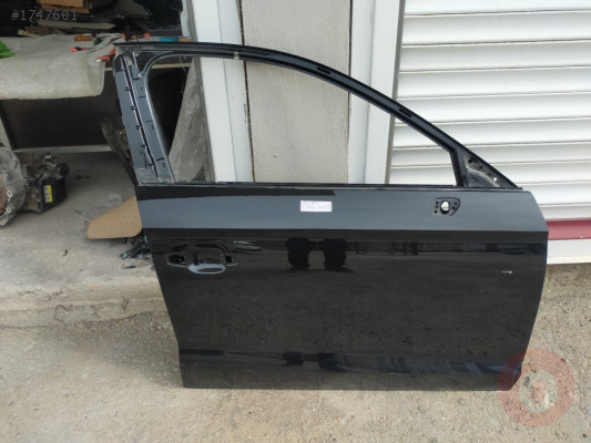 AUDİ A3 SEDAN SAĞ ÖN SİYAH KAPI HATASIZ 8V083790301S