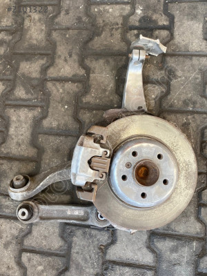 BMW F10 SAĞ ÖN TAŞIYICI