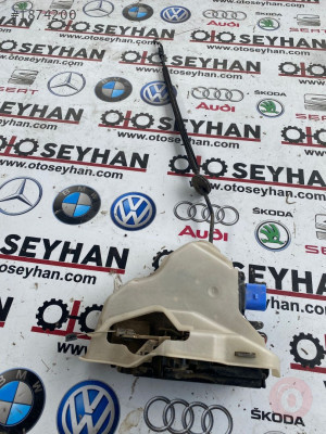 volkswagen jetta 2004-11 sağ arka kapı kilidi