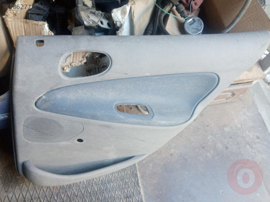 Peugeot 206 Sağ Arka kapi döşemesi