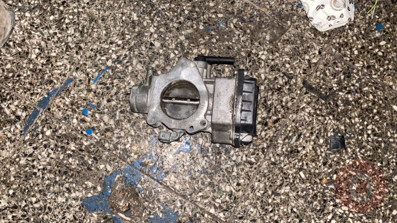 Peugeot 407 2.000 benzinli gaz kelebeği