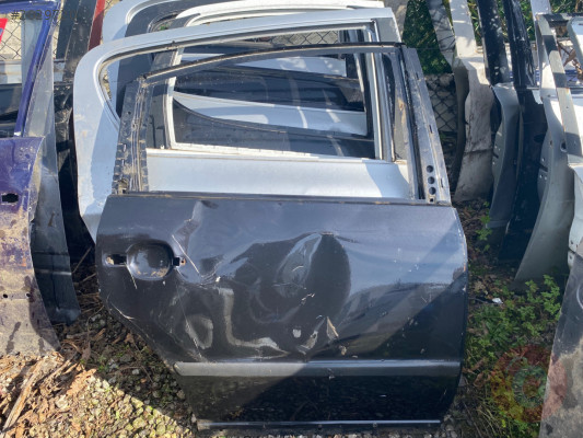 VOLKSWAGEN PASSAT SAĞ ARKA KAPI