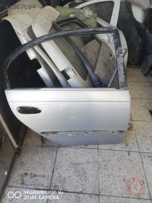 Toyota avensis sağ arka kapı çıkma orjinal