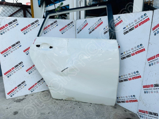 Toyota verso sağ arka kapı