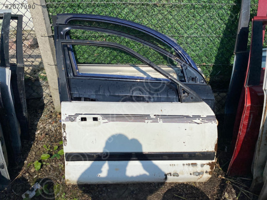 MAZDA 323 SAĞ ÖN KAPI