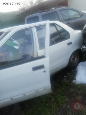 Renault 19 sol arka çamurluk