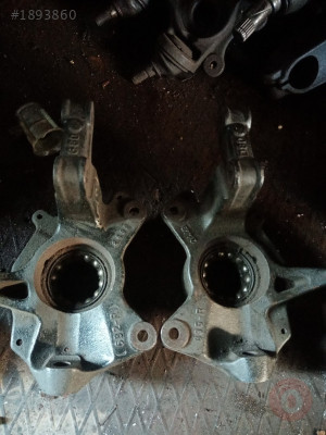 Renault Megane 3 Sağ Sol Ön Teker taşıyıcısı