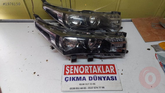 TOYOTA COROLLA ORİJİNAL SAĞ ÖN FAR