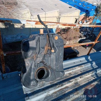 av619002ba Ford Focus Mk3 yakıt deposu